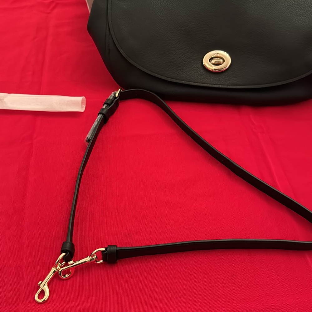 Coach classic black purse w/ optional unused shoulder strap; w/dust cloth (OLCC) - Picture 12 of 16
